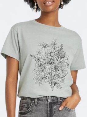 Fifth Sun Soft Sage Floral Graphic Design Tee Size XL